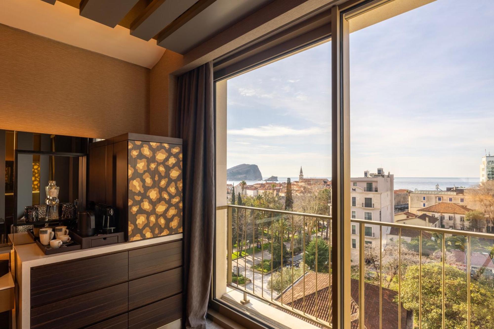 Merit Starlit Hotel & Residences ブドヴァ エクステリア 写真