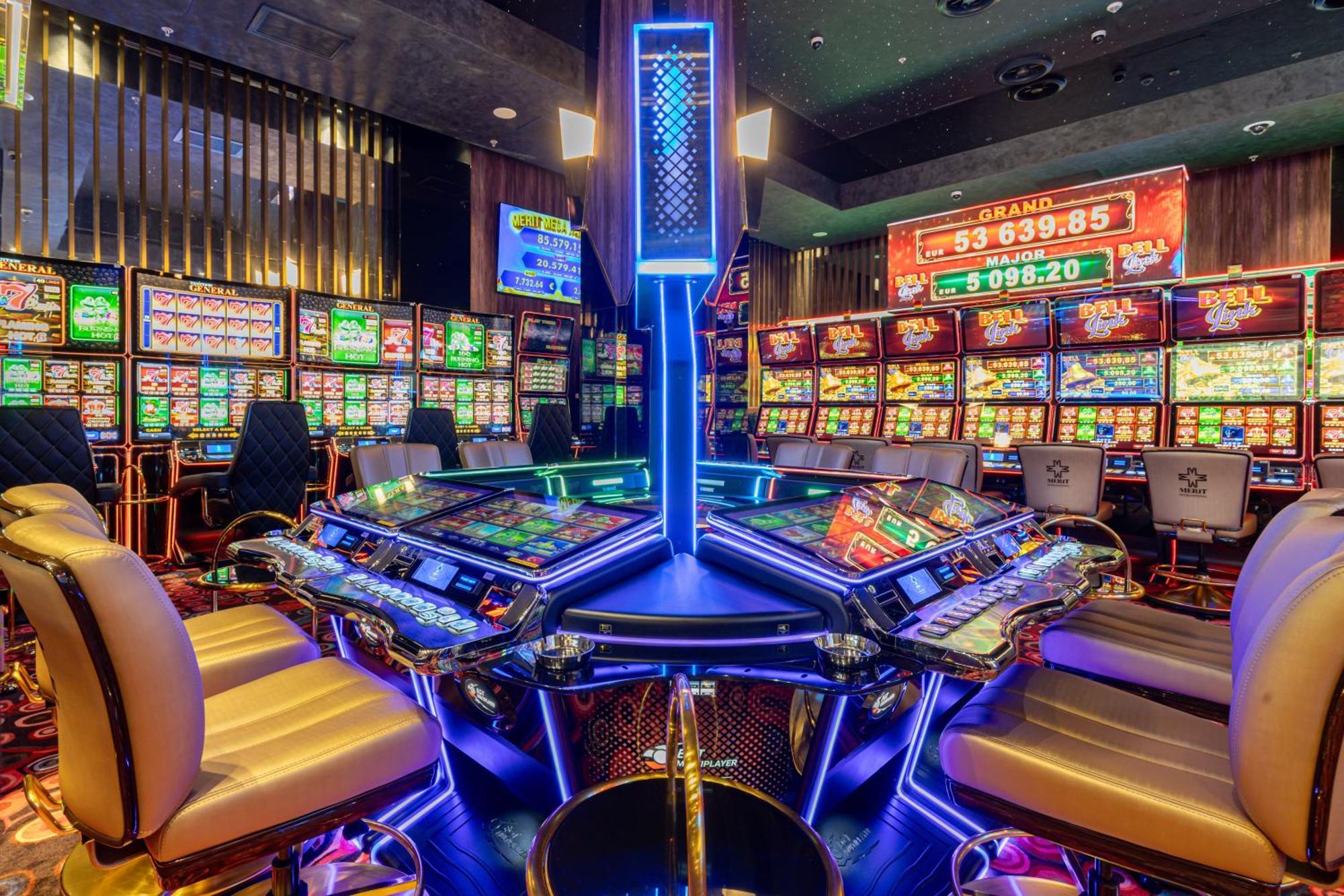 Merit Starlit Hotel & Residences ブドヴァ エクステリア 写真